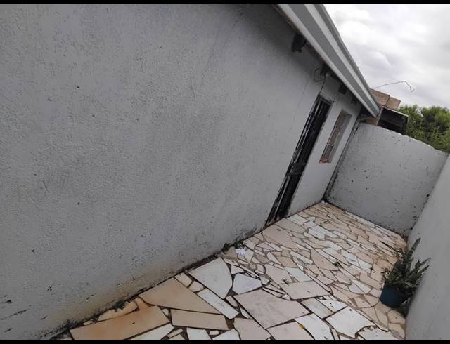 2 BEDROOM HOUSE FOR SALE IN MOSELEKE